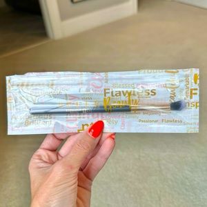 Belle Beauty by Kim Gravel No 3 Eyeshadow Brush NEW